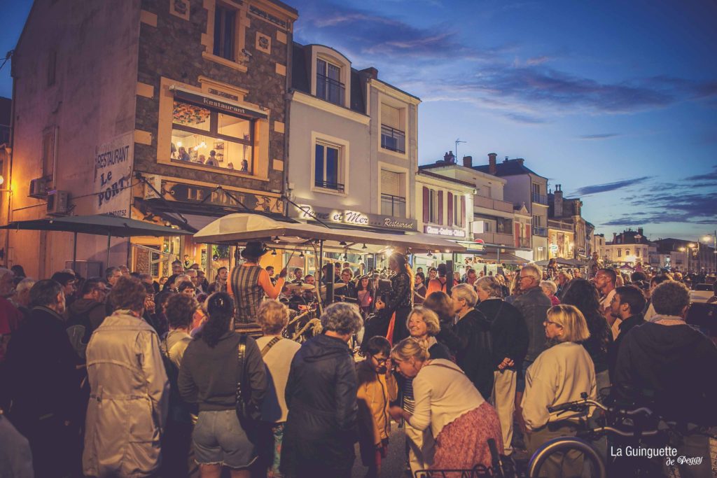 la guinguette de peggy - marché nocturne de la chaume - ete 2022 (12)